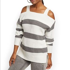 NY and company cold shoulder sweater